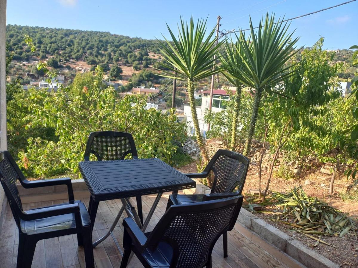 Mhna Guest House Аджлун Екстер'єр фото